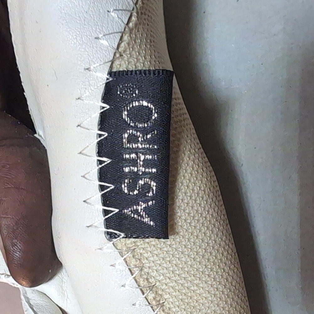 New size 12 white cowboy boots